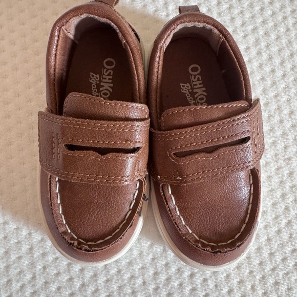 OshKosh B'gosh Brown Moccasins with Classic Design baby 6M - Picture 1 of 5